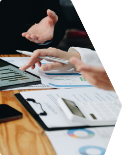 une cliente qui parle à son expert-comptable