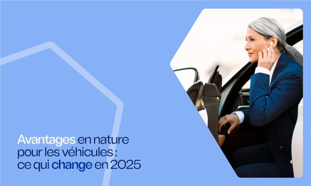 Dirigeante en costume bleu sortant d’un véhicule professionnel, illustrant les changements sur les avantages en nature des véhicules en 2025.