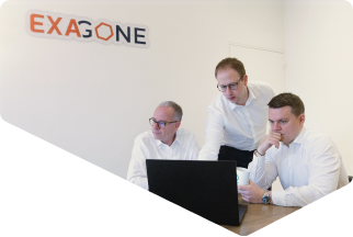 image de quatre experts-comptables en réunion